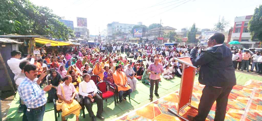बांग्लादेश में हिन्दुओं पर अत्याचार को लेकर विरोध-प्रदर्शन बांग्लादेश में हिन्दुओं पर अत्याचार को लेकर विरोध-प्रदर्शन