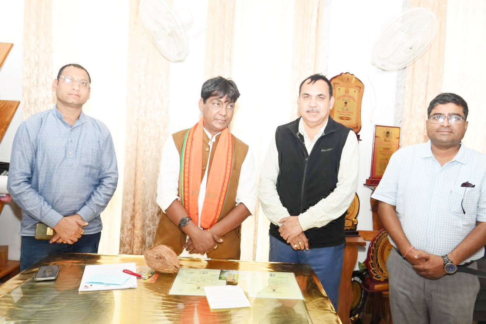  विधायक सिन्हा ने कराया परीक्षण 