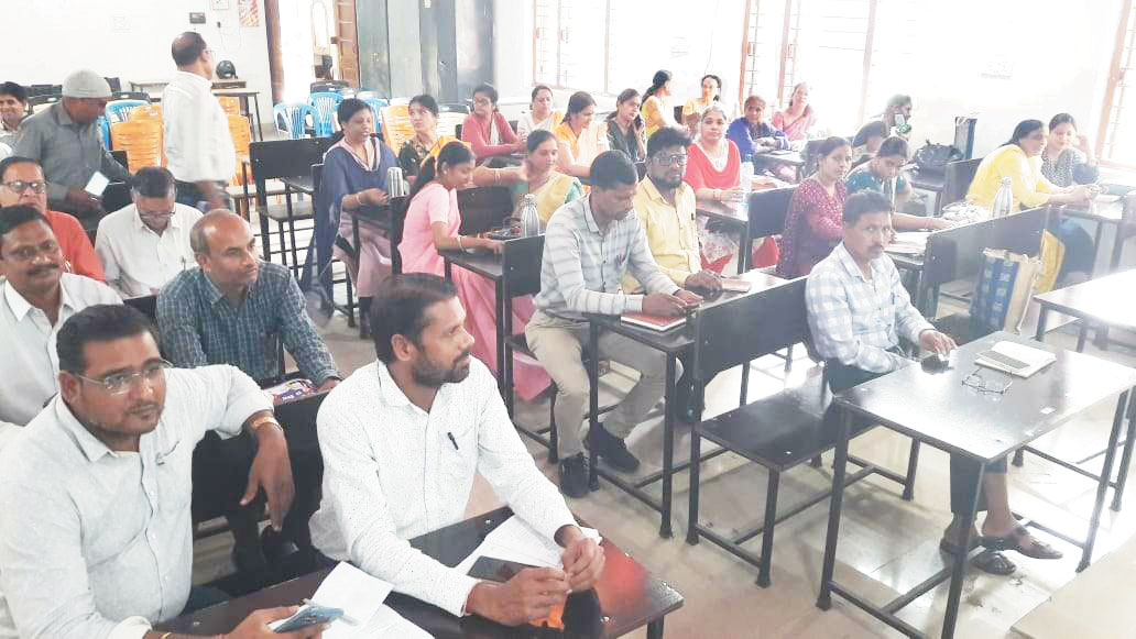 बोर्ड में शत-प्रतिशत रिजल्ट लाने शिक्षकों को प्रशिक्षण