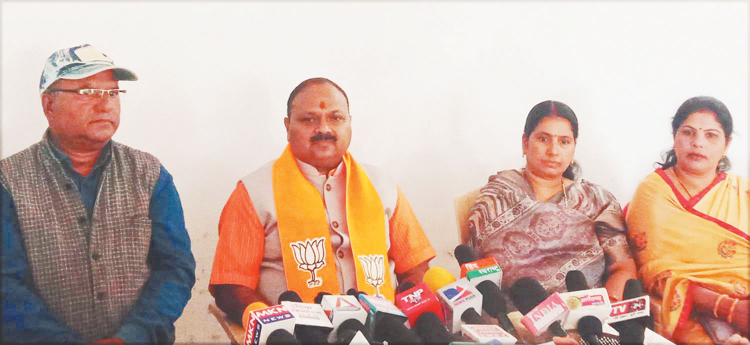 निकाय में सत्ता परिवर्तन के बाद 10 बरस में तेजी से नीचे गिरा मनेन्द्रगढ़ में विकास का ग्राफ - पटवा निकाय में सत्ता परिवर्तन के बाद 10 बरस में तेजी से नीचे गिरा मनेन्द्रगढ़ में विकास का ग्राफ - पटवा