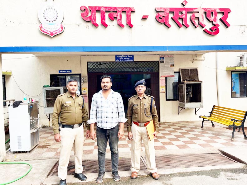 फेसबुक पर अश्लील वीडियो फैलाया, गिरफ्तार