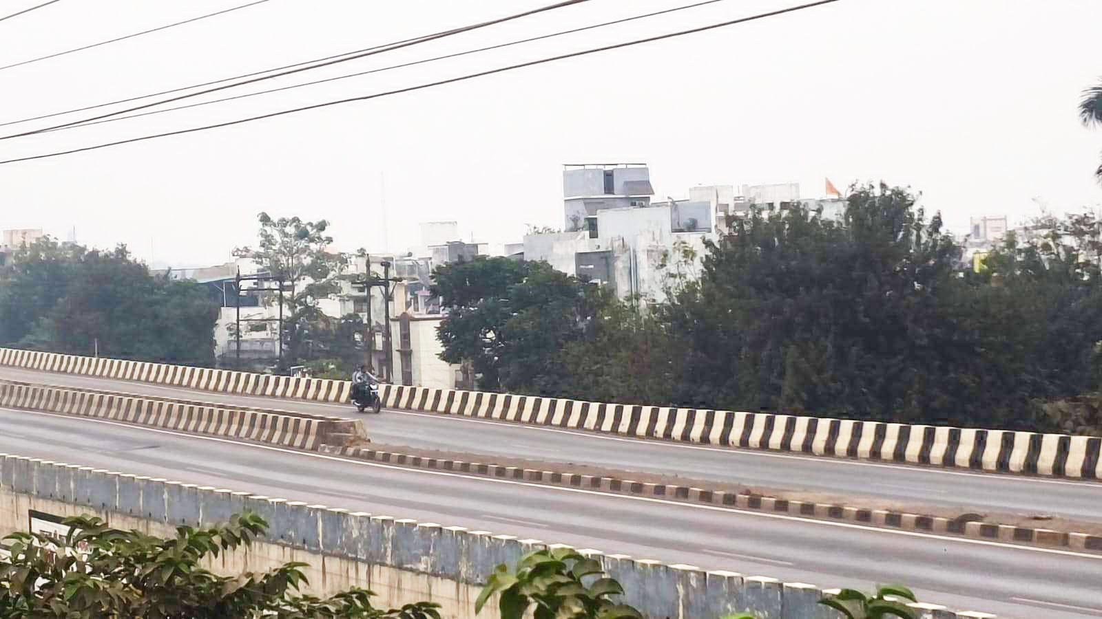 बूंदाबांदी के साथ दिनभर छायी बदली