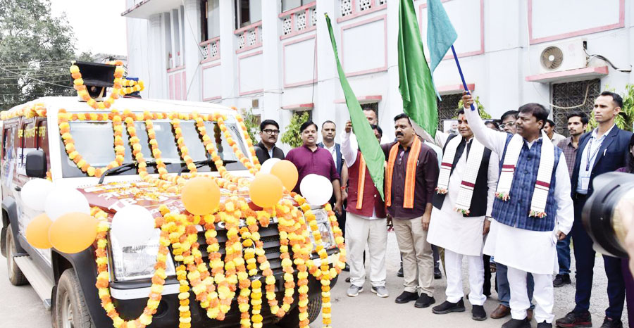 निक्षय निरामय छत्तीसगढ़ के प्रचार रथ को झंडी दिखाकर किया रवाना