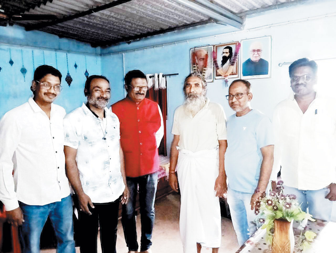 कॉलोनी के बीच बैरक के चारों ओर लगी कंटीले फेंसिंग को हटाने ज्ञापन कॉलोनी के बीच बैरक के चारों ओर लगी कंटीले फेंसिंग को हटाने ज्ञापन