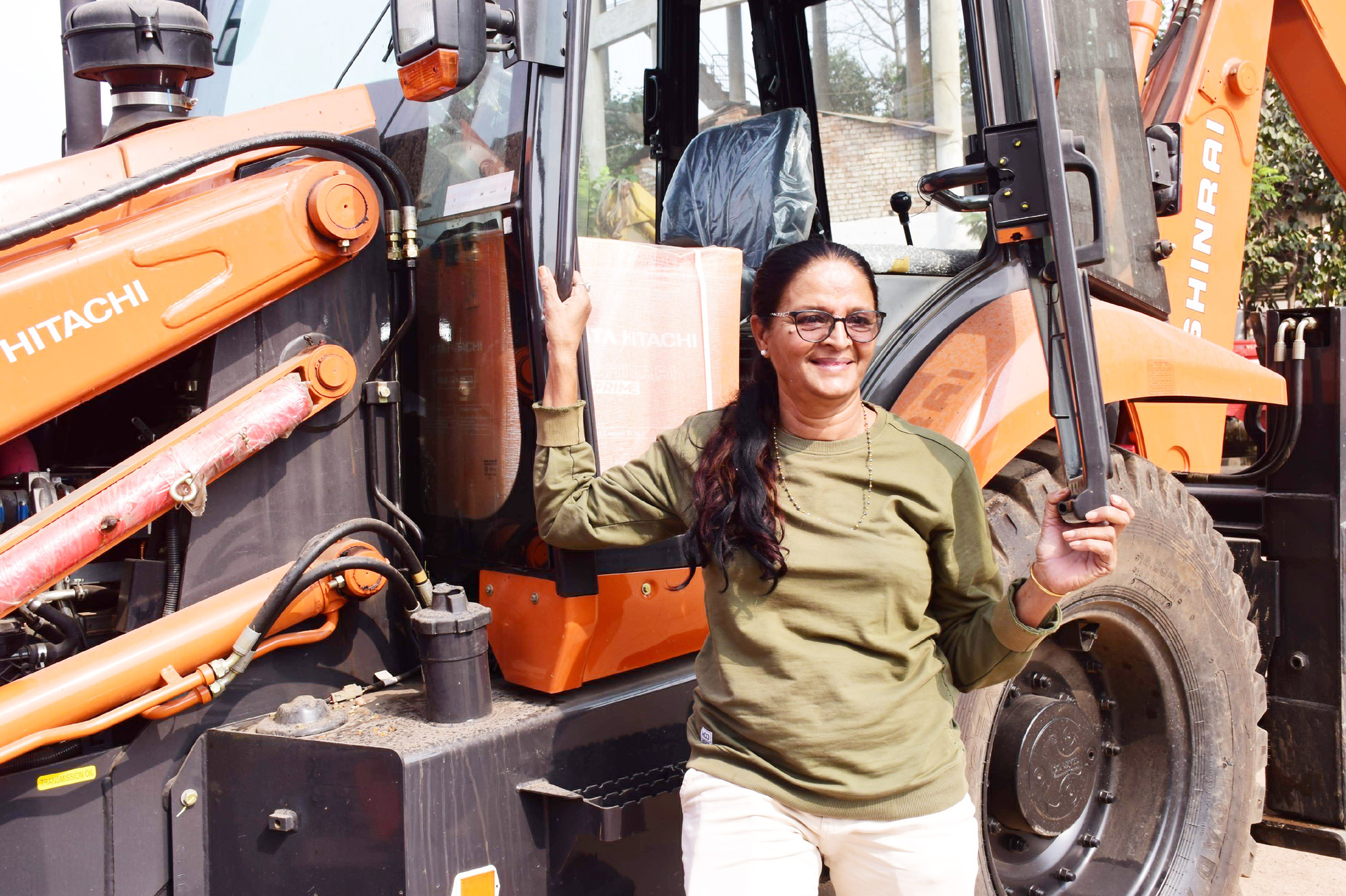 जेसीबी वाली दीदी दमयंती जाएंगी जापान, अपने हुनर को करेंगी प्रदर्शित