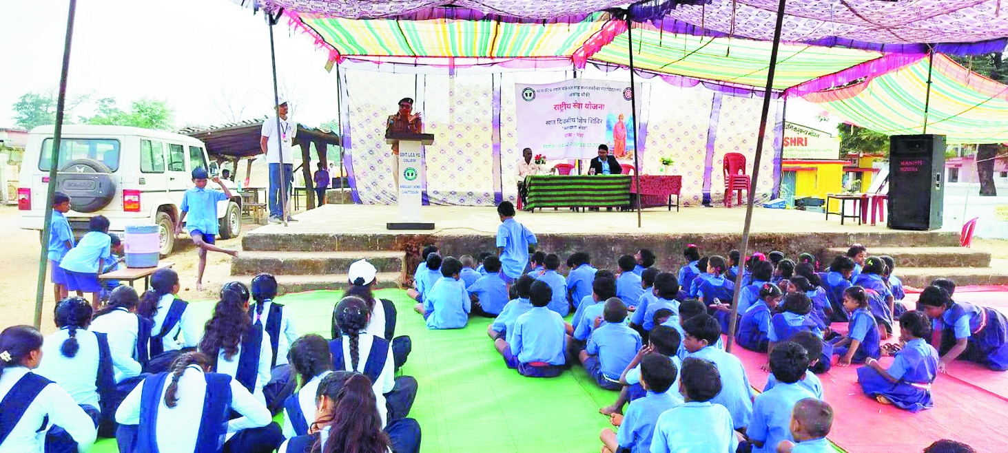 बिना लाईसेंस -हेलमेट की अनिवार्यता को लेकर किया जागरूक