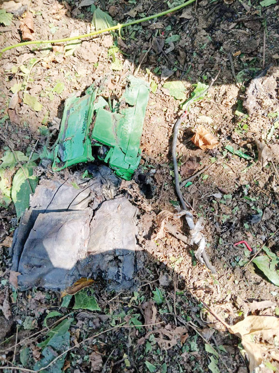 नक्सली मंसूबे विफल, अलग-अलग जगहों से 3 बम बरामद नक्सली मंसूबे विफल, अलग-अलग जगहों से 3 बम बरामद