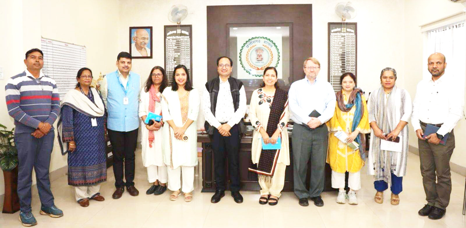कलेक्टर से प्रतिनिधि मंडल ने की सौजन्य भेंट कलेक्टर से प्रतिनिधि मंडल ने की सौजन्य भेंट