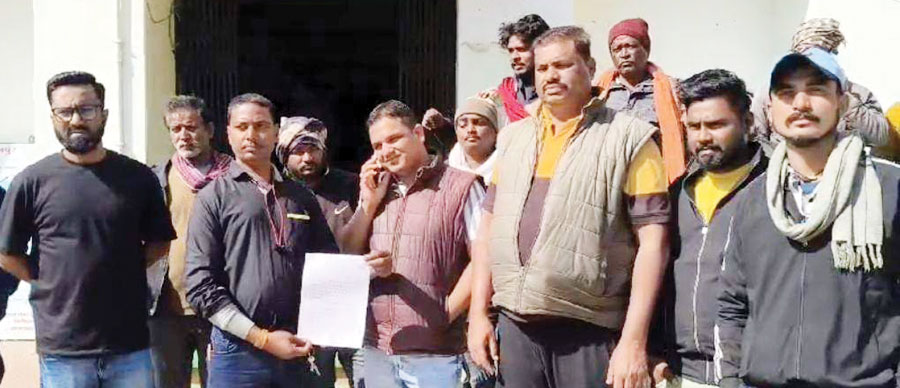 अमेरा खदान में खड़े 7 ट्रकों से कट्टे की नोक पर डीजल चोरी, थाने में शिकायत