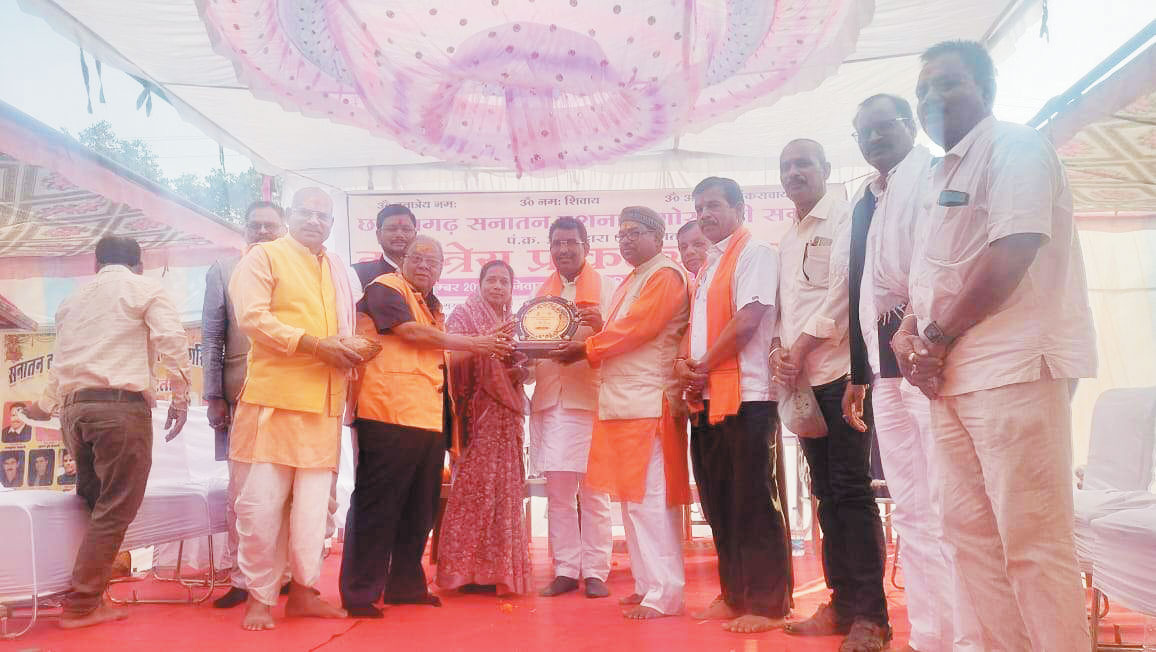 जिनसे भी ज्ञान मिले, उन्हें गुरु मानना चाहिए- रोहित साहू जिनसे भी ज्ञान मिले, उन्हें गुरु मानना चाहिए- रोहित साहू