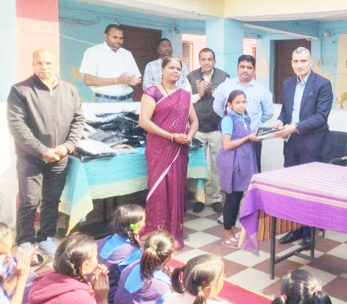 छात्रा ने कलेक्टर को 13 का पहाड़ा सुनाया, शिक्षक का होगा सम्मान