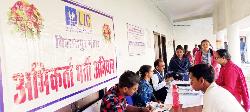 प्लेसमेंट कैम्प में 71 आवेदकों का प्राथमिक चयन, 10 युवाओं को नियुक्ति पत्र