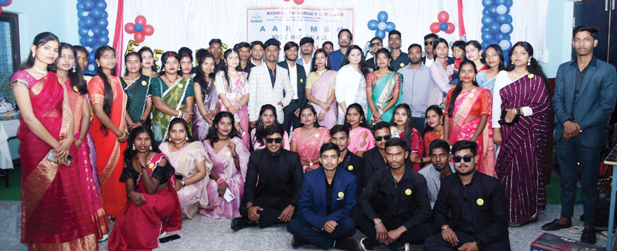 फार्मेसी कॉलेज में फेयर वेलकम पार्टी