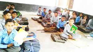 एक मार्च से बोर्ड की परीक्षाएं, कोर्स सौ फीसदी पूरे होने थे, अब तक 65 फीसदी ही हो पाए