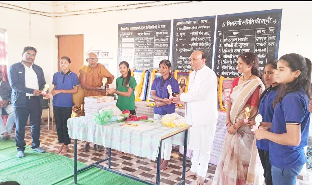 कन्या छात्रावास में गुरुघासीदास जयंती कार्यक्रम