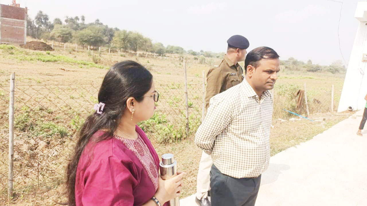 प्रार्थना सभा में पहुंचे बजरंगियों ने किया हंगामा प्रार्थना सभा में पहुंचे बजरंगियों ने किया हंगामा