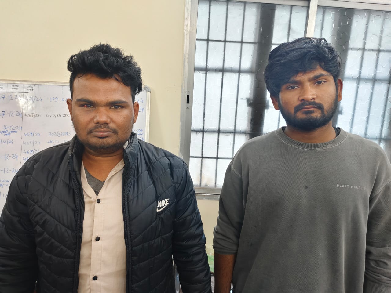 मुख्य डाक घर में हुई चोरी के 2 अंतरराज्यीय चोर गिरफ्तार मुख्य डाक घर में हुई चोरी के 2 अंतरराज्यीय चोर गिरफ्तार