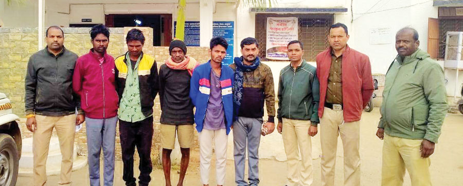 सघन सुरक्षा जांच अभियान चला पुलिस ने किया कॉम्बिंग गश्त सघन सुरक्षा जांच अभियान चला पुलिस ने किया कॉम्बिंग गश्त