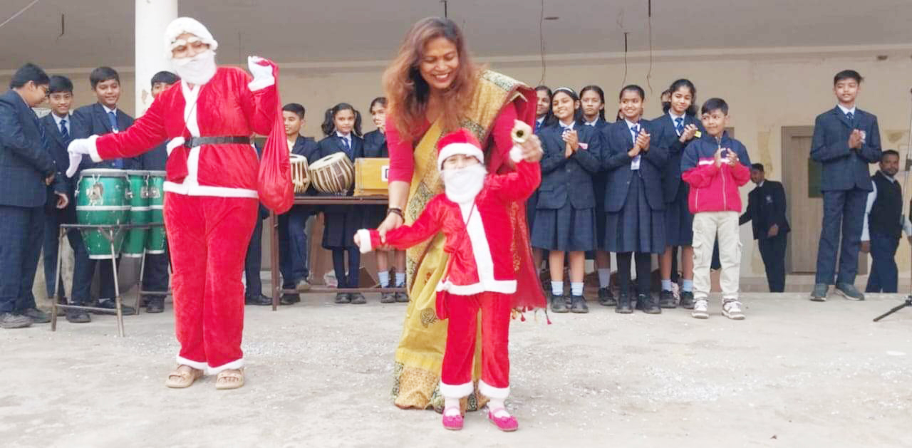 स्कूल में क्रिसमस डे 