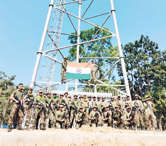 नियद नेल्लानर गांव सिलगेर में मोबाइल टावर से आई ख़ुशहाली