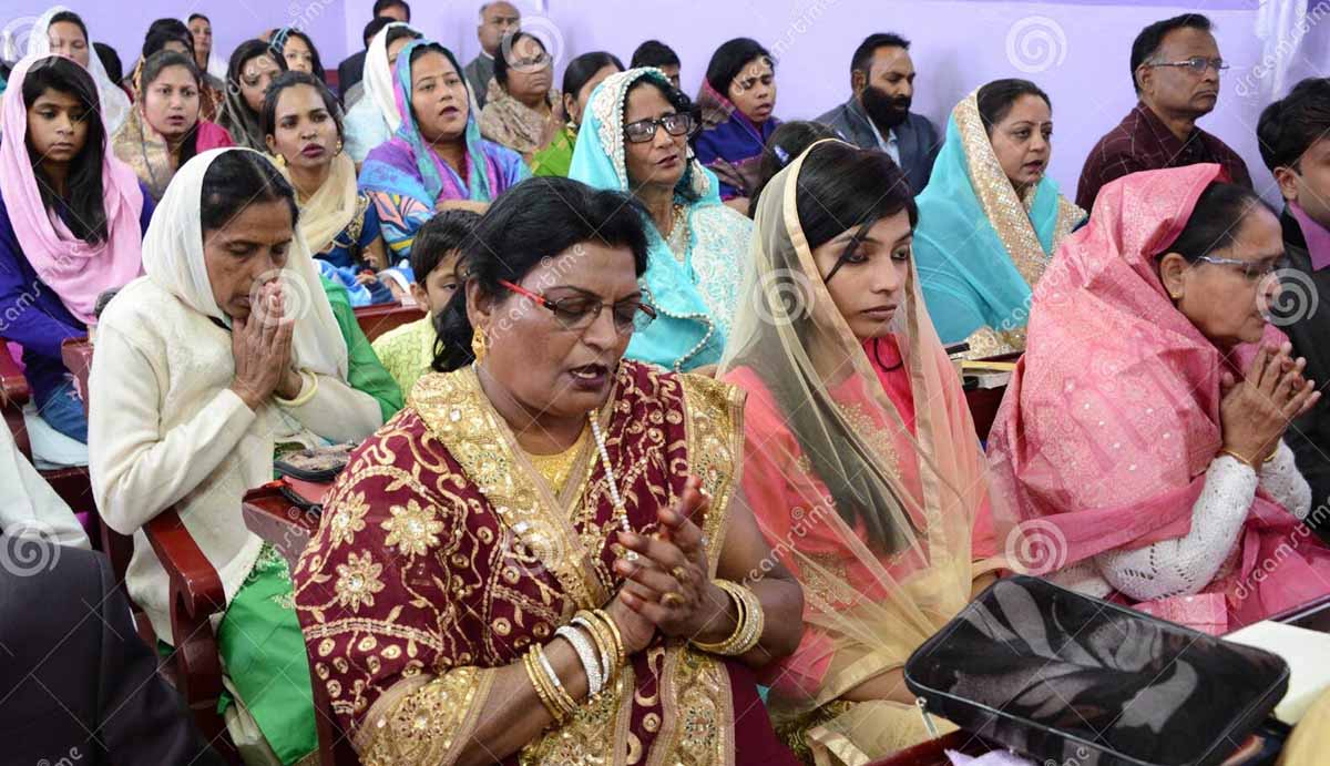 क्रिसमस पर देश में अमन एवं शांति के लिए प्रार्थनाएं