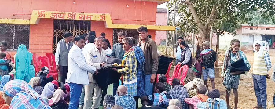 अटल के जन्मदिन पर 100 मांझी परिवार के वृद्धों को कम्बल व फल वितरित अटल के जन्मदिन पर 100 मांझी परिवार के वृद्धों को कम्बल व फल वितरित