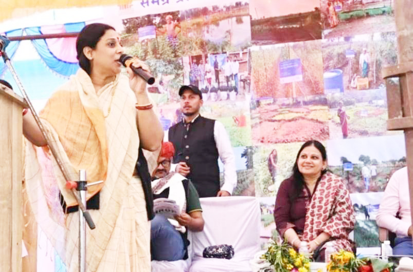 मरतरा स्कूल में जिपं. सदस्य प्रज्ञा  ने किया स्मार्ट क्लास का उद्घाटन 