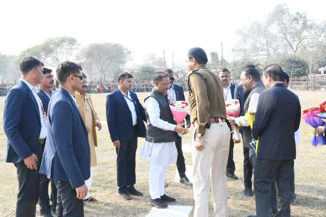 अश्वमेघ यज्ञ आयोजकों ने किया सीएम का आत्मीय स्वागत 