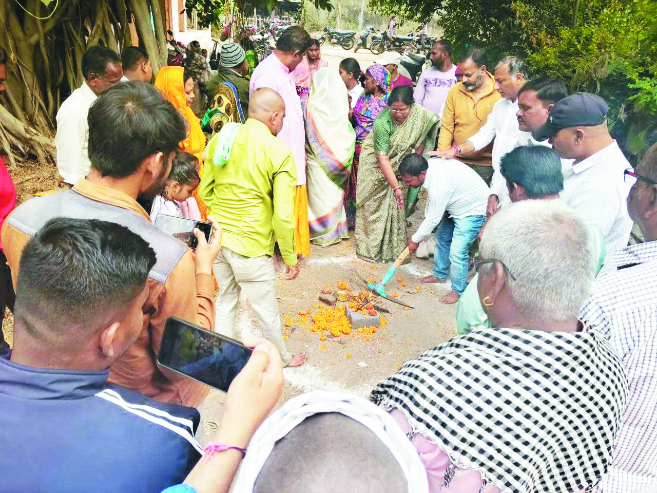 मेयर ने किया सामाजिक भवन का भूमिपूजन मेयर ने किया सामाजिक भवन का भूमिपूजन