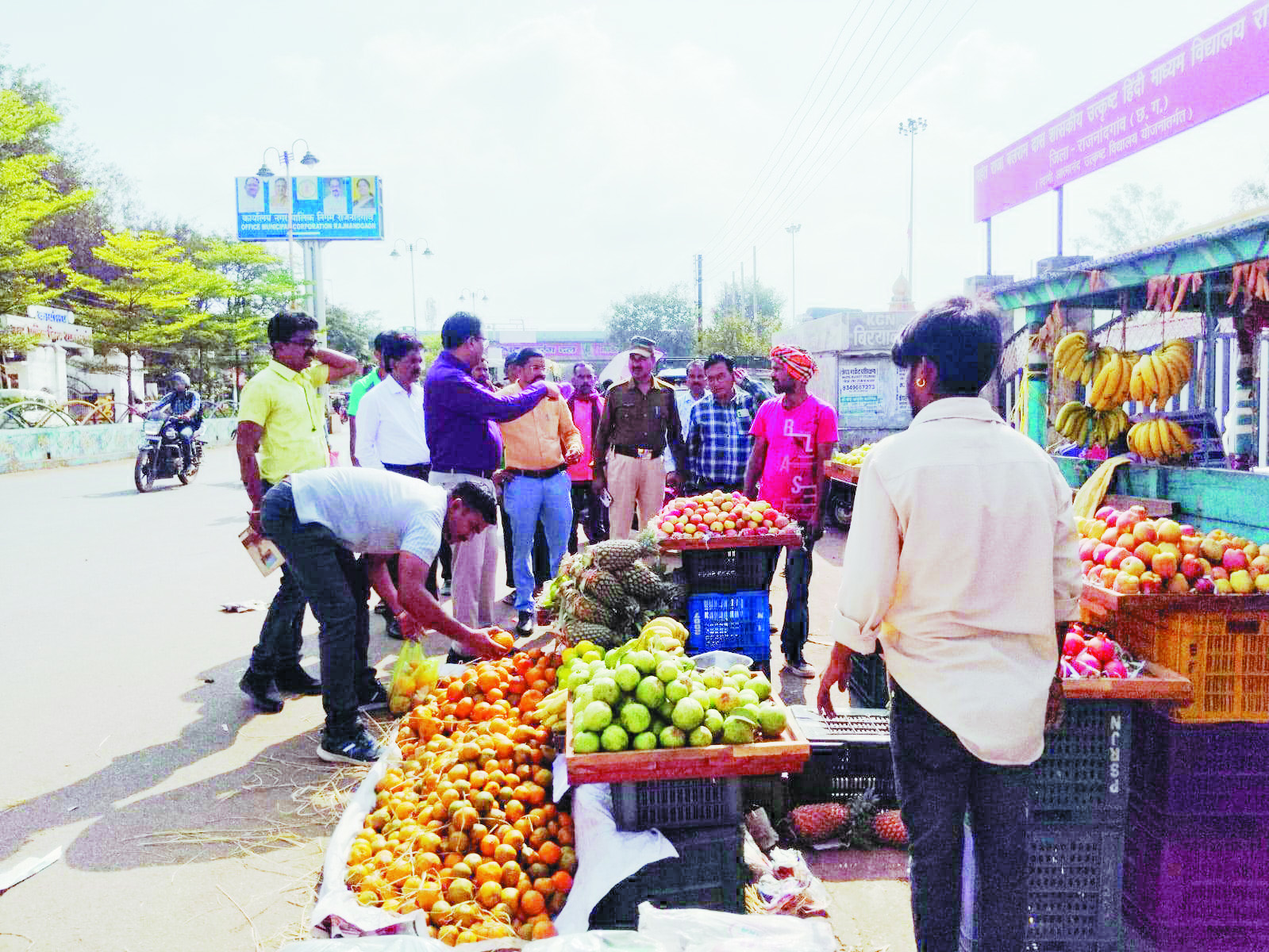 प्रतिबंधित प्लास्टिक का उपयोग व गंदगी फैलाने पर वसूला जुर्माना