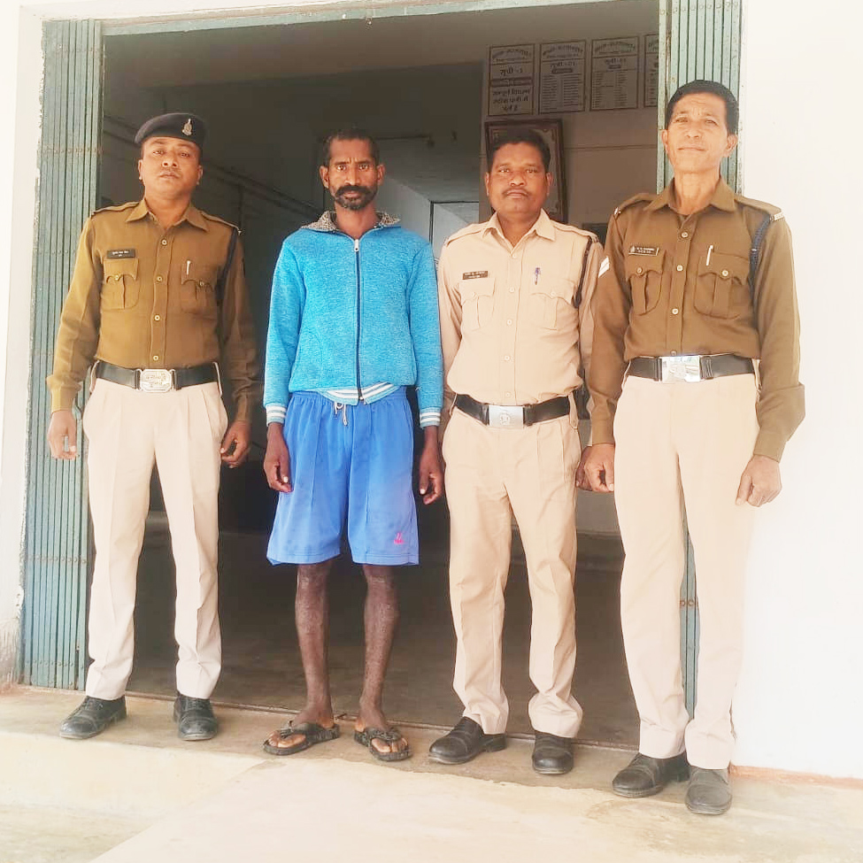 सौतेली मां की हत्या, आरोपी गिरफ्तार 