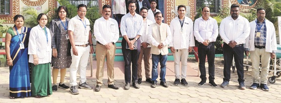 कमिश्नर ने अस्पतालों  का किया निरीक्षण