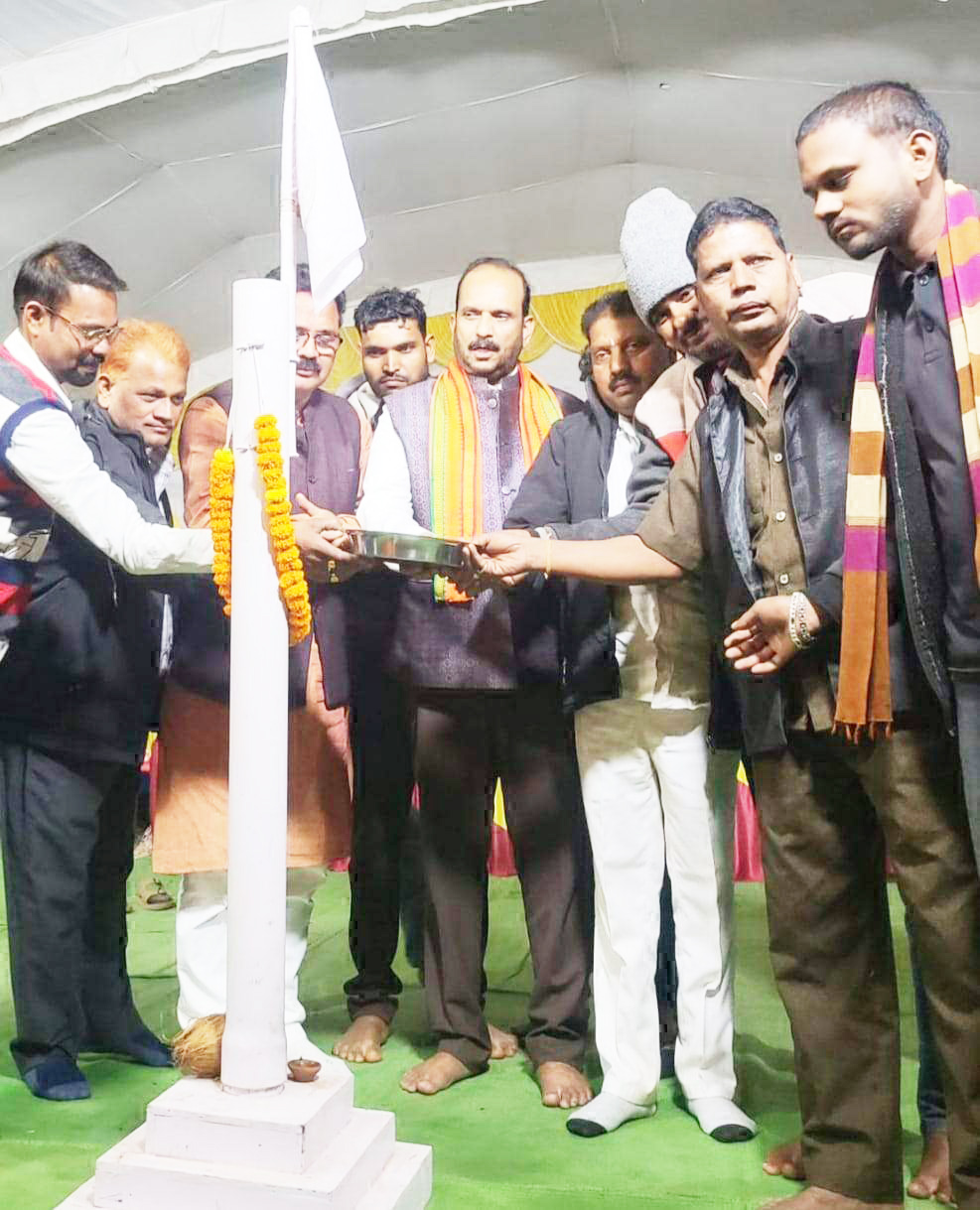 योगेश ने ग्रामीणों से समानता, सच्चाई और भाईचारे की शिक्षा को अपनाने की अपील 