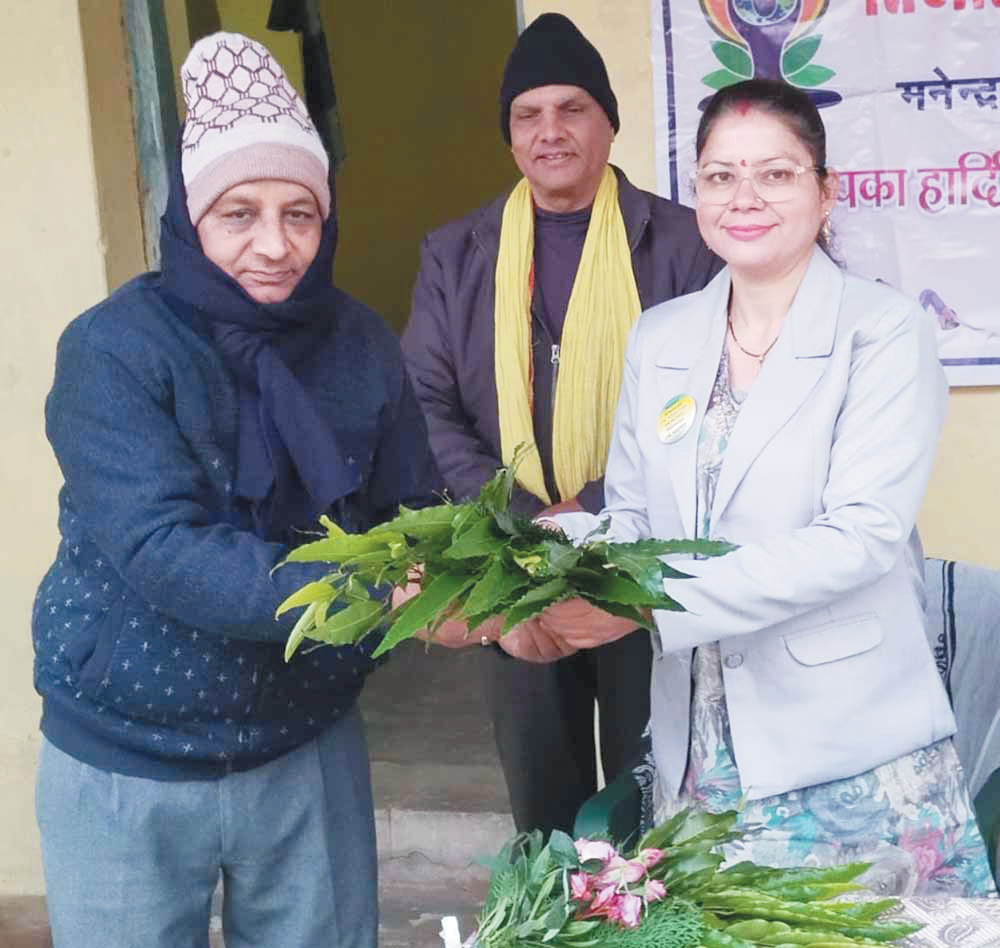 नि:शुल्क शारीरिक हेल्थ इवोल्यूशन के लिए किरण वर्मा सम्मानित