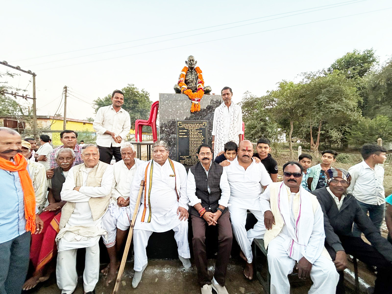 महात्मा गांधी की प्रतिमा सत्य, अहिंसा और उनके आदर्शों की प्रेरणा को हमेशा जीवंत रखेगी-इन्द्र साव