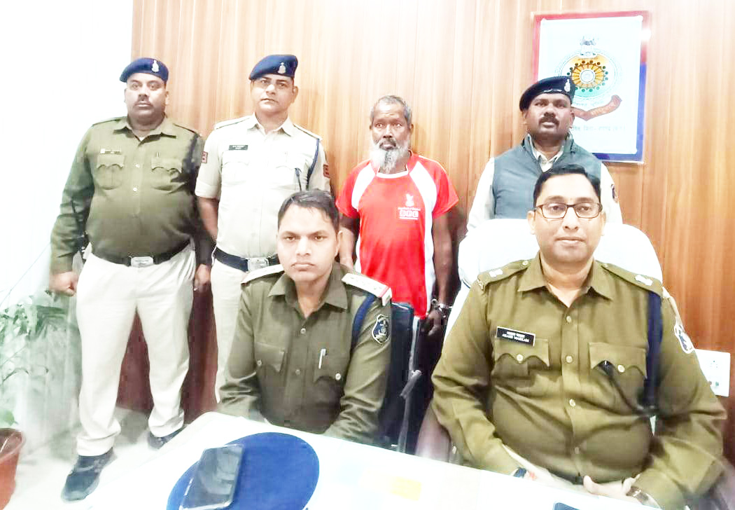 महिला ने साथ चलने से किया इंकार, की हत्या, आरोपी गिरफ्तार महिला ने साथ चलने से किया इंकार, की हत्या, आरोपी गिरफ्तार
