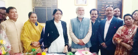 वेतन रोकने संबंधी आदेश निरस्त करने की रखी मांग