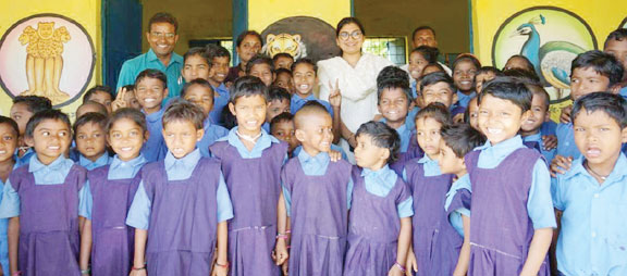 जिपं सीईओ ने सामसट्टी प्राथमिक शाला में कराया न्यौता भोज