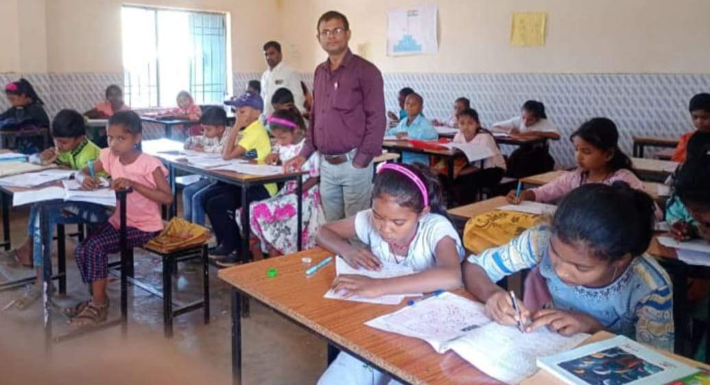 नवोदय में प्रवेश के लिए जांच परीक्षा का सेजेस परपोड़ी में आयोजन  