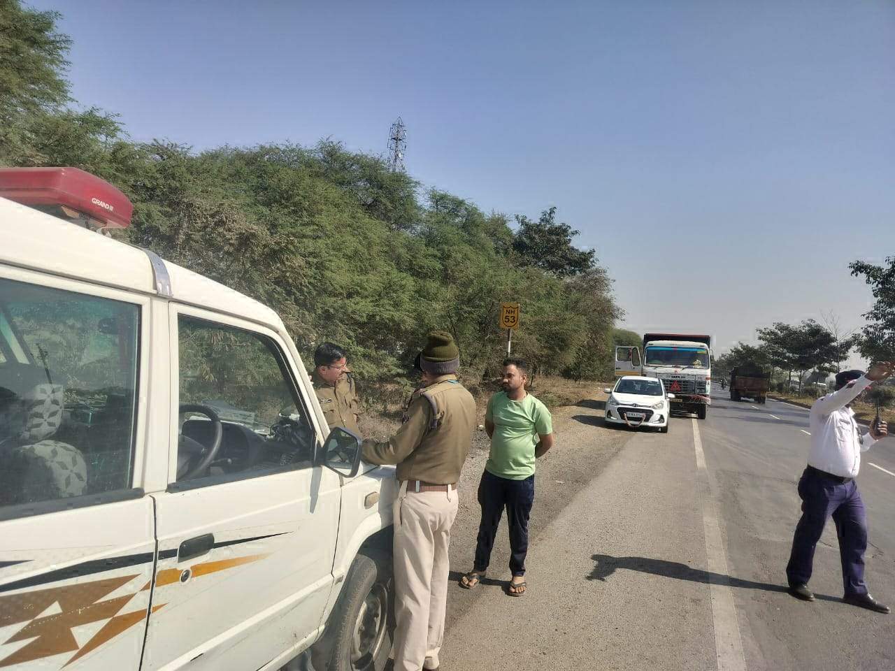 नेशनल हाईवे में 28 वाहन चालकों से 40 हजार जुर्माना