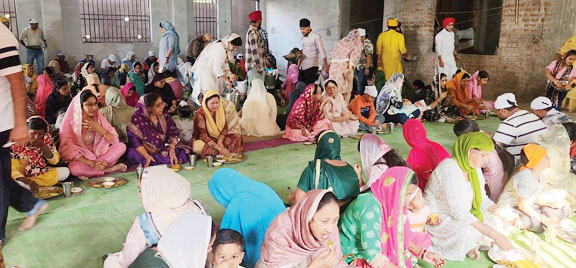 धूमधाम से मनाई गुरु गोविंद सिंह की जयंती