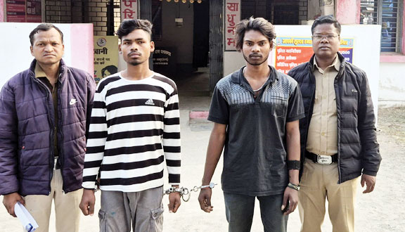   पानी भरकर घर लौट रही महिला से गैंगरेप, 2 आरोपी गिरफ्तार