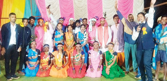  हमर सोन चिरईया लोक कला मंच की शानदार प्रस्तुति