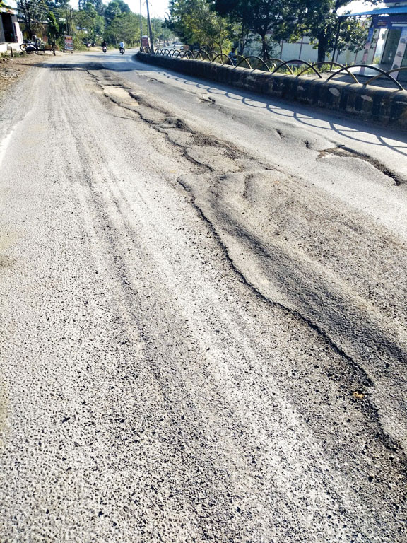  एनएच मरम्मत के अभाव में हो रहे हादसे