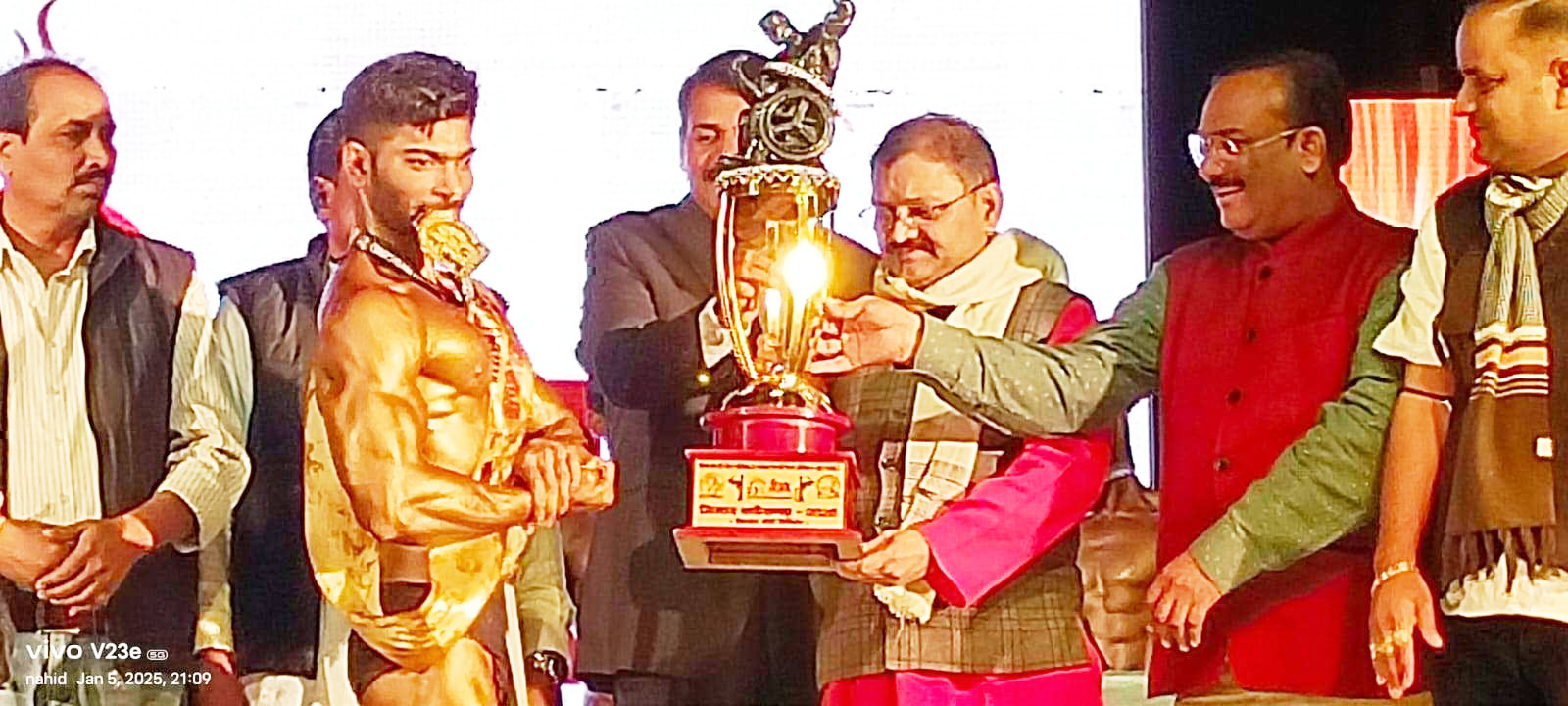 प्रदेश स्तरीय बॉडी बिल्डिंग स्पर्धा में महेन्द्र ने मारी बाजी प्रदेश स्तरीय बॉडी बिल्डिंग स्पर्धा में महेन्द्र ने मारी बाजी