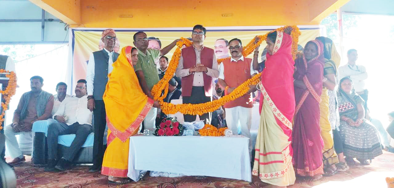 वित्त मंत्री चौधरी ने सांस्कृतिक मंच शेड का किया लोकार्पण