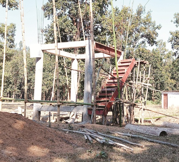 पानी टंकी अधूरा कार्य फिर शुरू