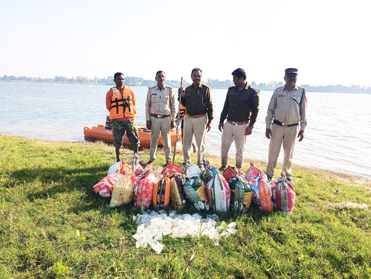 कच्ची महुआ शराब जब्त