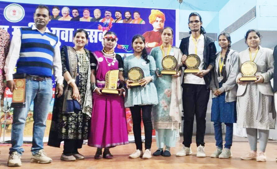 युवा उत्सव में फूलचंद अग्रवाल कॉलेज के छात्र-छात्राओं ने किया उत्कृष्ट प्रदर्शन युवा उत्सव में फूलचंद अग्रवाल कॉलेज के छात्र-छात्राओं ने किया उत्कृष्ट प्रदर्शन