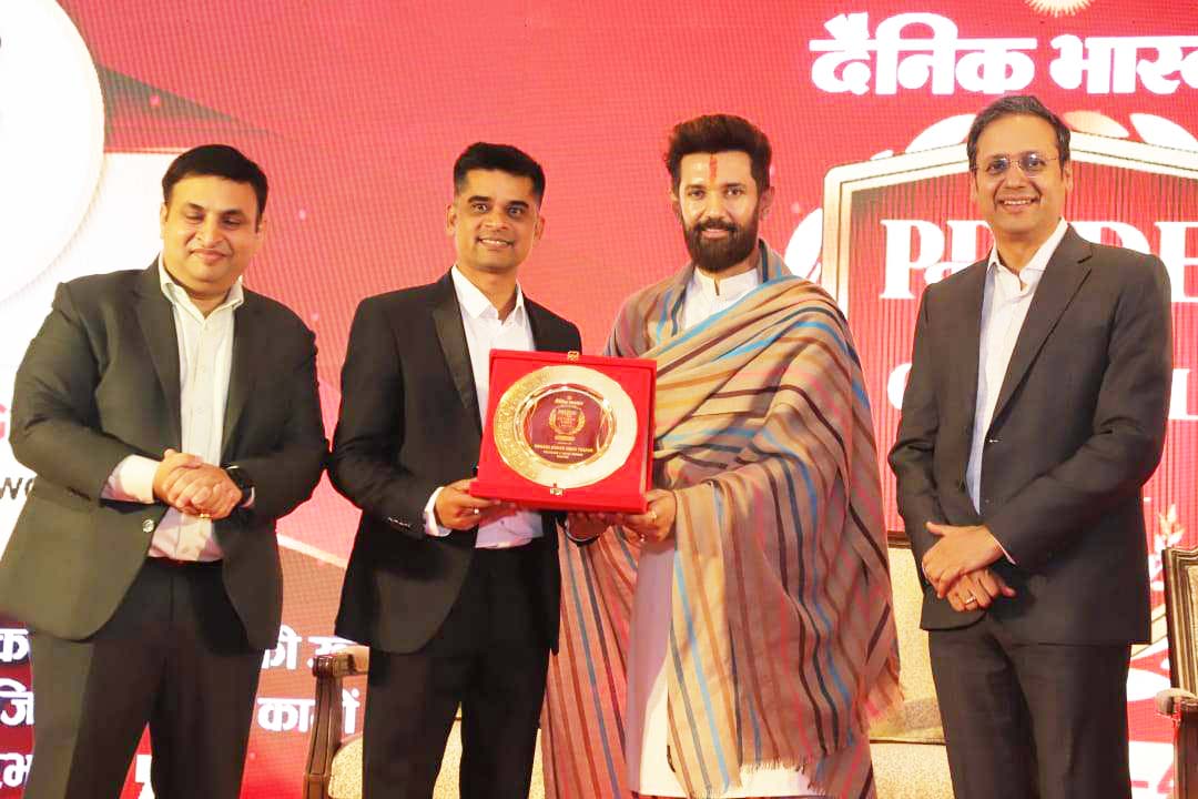 उद्योग मंत्री से दिल्ली में सम्मानित हुए विभाष सिंह उद्योग मंत्री से दिल्ली में सम्मानित हुए विभाष सिंह